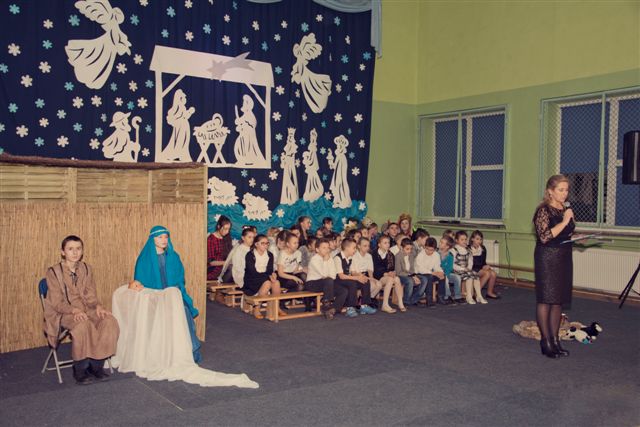 Przy wigilijnym stole w gronie najbliższych osób.
